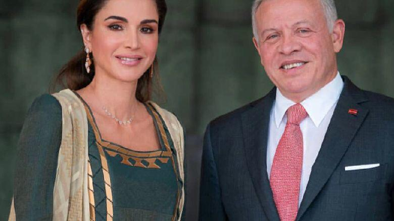 الملكة رانيا تتألق خلال الإحتفال بعيد إستقلال الأردن!