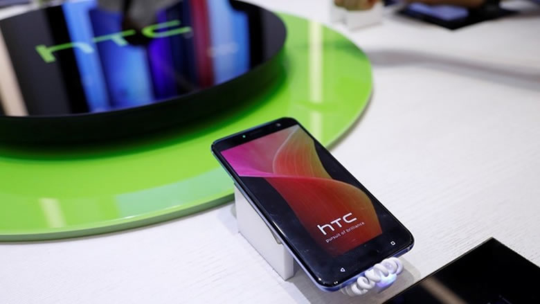 HTC تعود للمنافسة بهاتف متطور