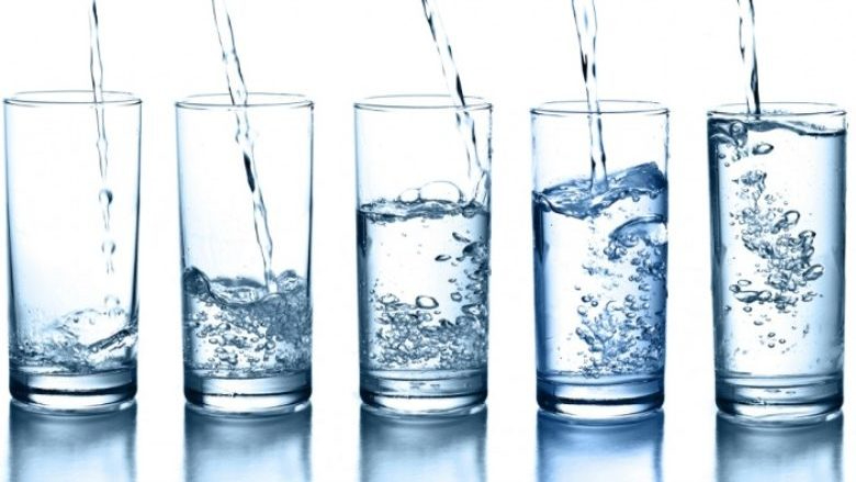 ما الكمية المناسبة لشرب المياه في اليوم؟