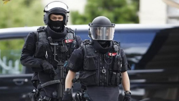الشرطة السويسرية توقف شابين لإرتباطهما بهجوم فيينا
