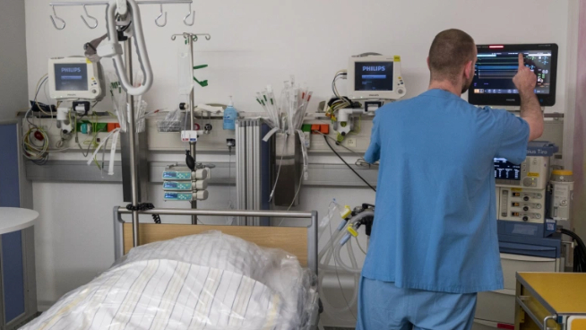 أبيض يروي قصّة المريض "ميساك".. فيديو يُعطي أملاً للمرضى