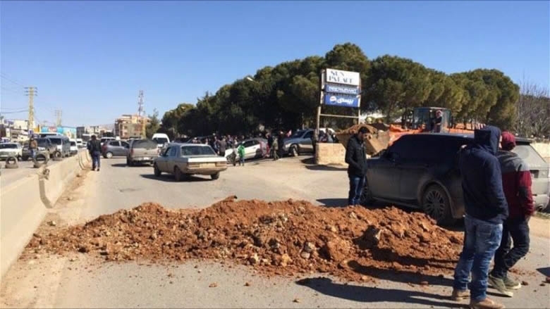 قطع طريق عام حلبا احتجاجا على توقيف اثنين من الحراك
