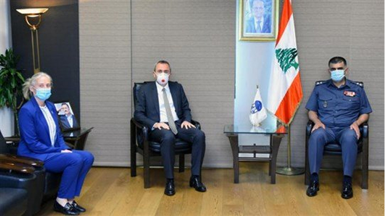 عثمان عرض مع السفير البريطاني للأوضاع العامة