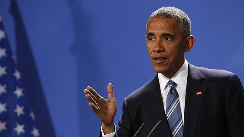 أوباما: العنصرية لا يمكن أن تكون "أمرا عاديا" في الولايات المتحدة