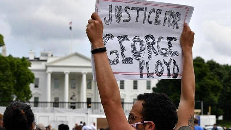 "صرخة غضب" أمام البيت الأبيض.. تظاهرات بالمئات