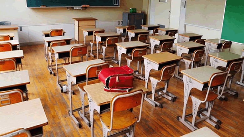 الإفادات المدرسية لا تزال رهينة المدارس