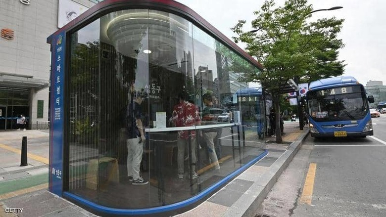 موقف حافلات "ذكي" في كوريا الجنوبية يحمي من كورونا