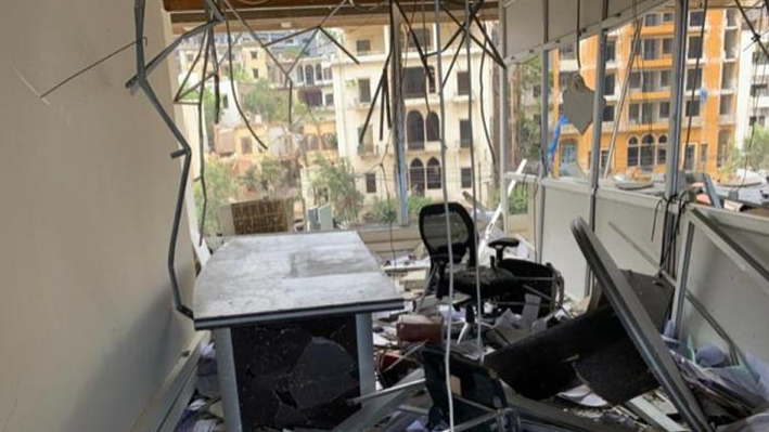 بالصور: الأضرار طالت "كهرباء لبنان"