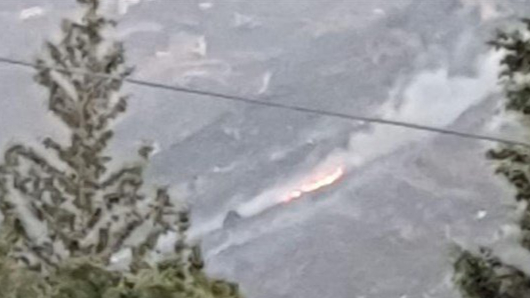 بالفيديو: اندلاع حريق في مرج بسري