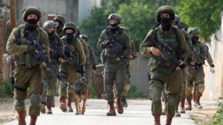قوات العدو الإسرائيلية تُنفّذ تفتيشاً في خراج بلدة ميس الجبل