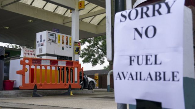 في بريطانيا.. الجيش سيوزّع الوقود على المحطات