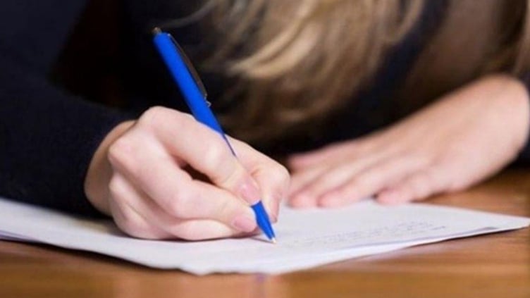 قرار من وزير التربية لتعديل مواعيد إمتحانات الكولوكيوم