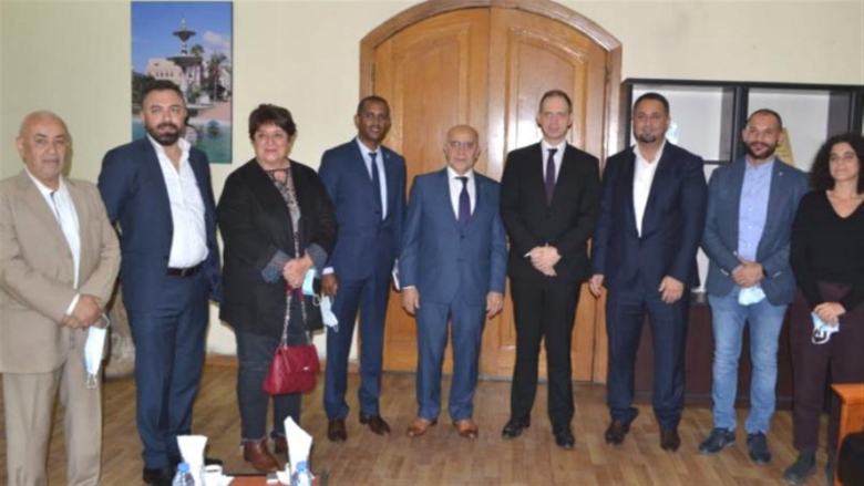 السفير البريطاني من طرابلس: المساعدات بلا جدوى والمطلوب تأمين فرص عمل للشبان