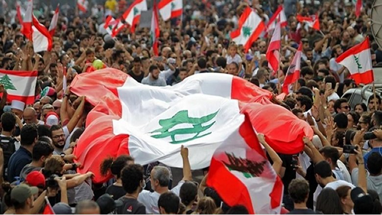 أيها اللبنانيون.. في عيد الإستقلال.. أي استقلال تريدون؟