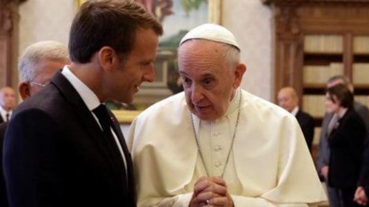هل يُنقذ ماكرون والبابا لبنان؟