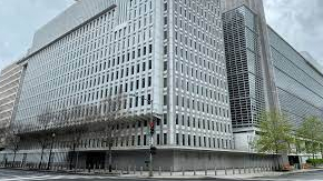 عون وقّع قانون اتفاق البنك الدولي