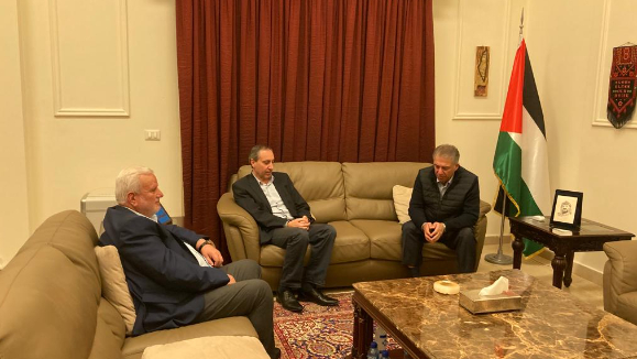 أبو كروم زار سفارة فلسطين ناقلاً حرص جنبلاط على التهدئة ومعالجة ذيول الأحداث الأخيرة