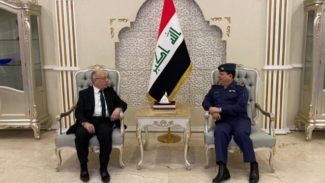 وزير الدفاع يستهل زيارته للعراق بلقاء مستشار الأمن الوطني العراقي