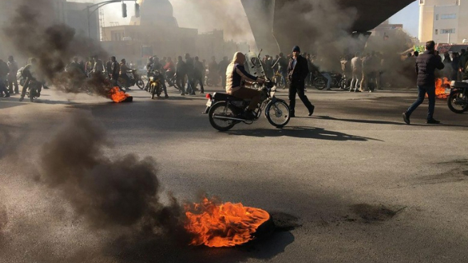 بعدما قتل الحرس الثوري ناقلي الوقود.. حملة وإحتجاجات في إيران