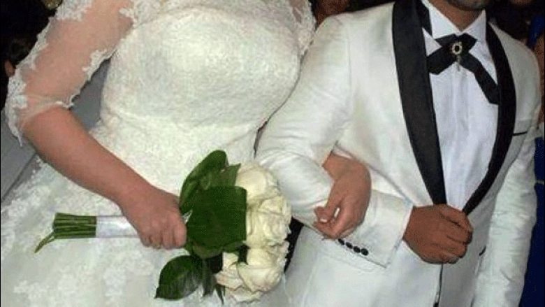 عروسان يثيران الجدل بطلب غريب من المدعوين قبيل الزفاف