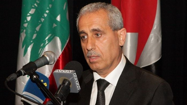 خواجة: البلد من دون حكومة ينحدر الى الفوضى