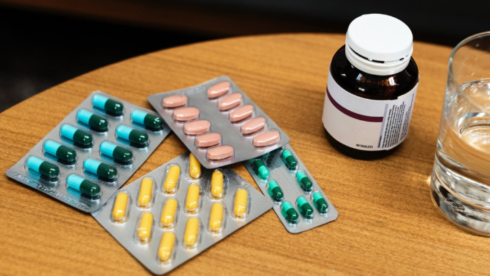 نقابة مستوردي الأدوية تحذّر: لإصدار التحويلات وإلا لن يبقى دواء