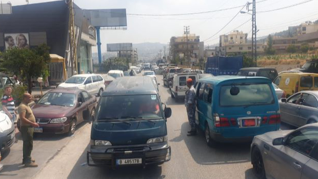 زحمة سير أمام محطات الوقود في حلبا
