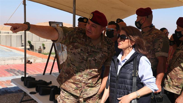 قائد الجيش تفقد مع ماجدة الرومي مراكز حدودية ودشّن نصب "فجر التحرير"