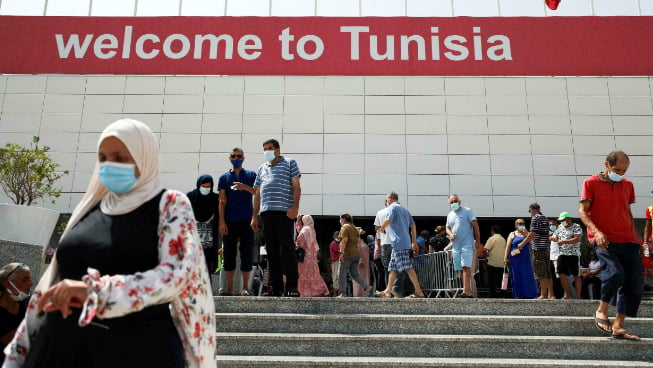 تونس ترفع حظر التجول الليلي الذي أُقرّ لمكافحة وباء كوفيد-19