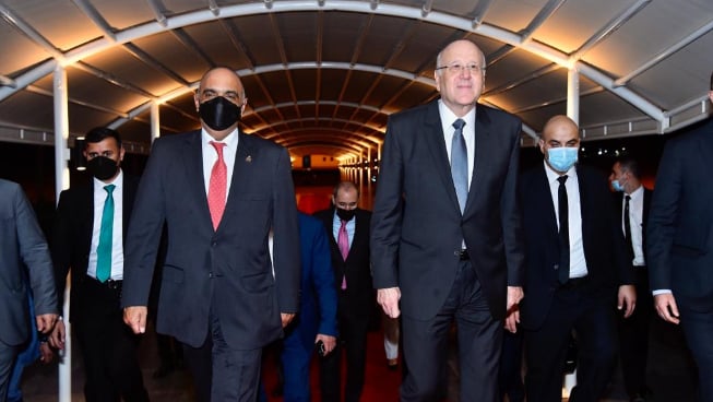 رئيس الوزراء ووزير الدفاع الأردني يصل الى بيروت على رأس وفد