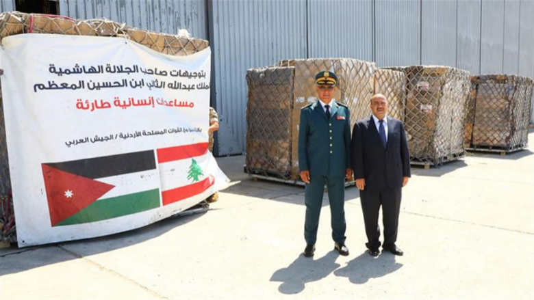 الجيش تسلّم مواد طبية مقدّمة من الأردن
