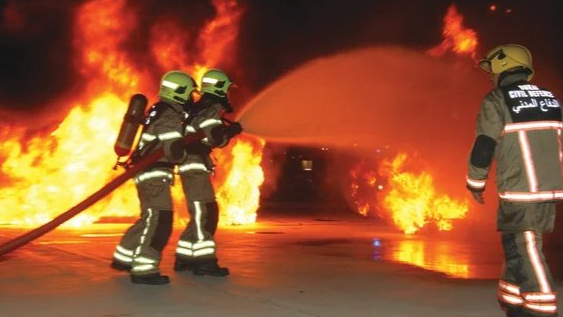 الدفاع المدني: إخماد حريق داخل مطعم في جل الديب