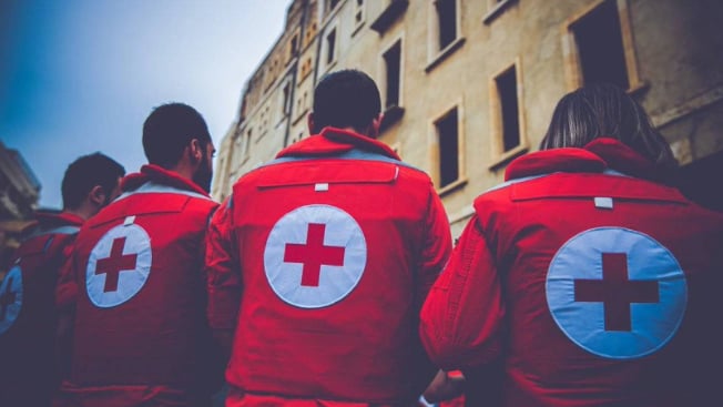 خلال ليلة رأس السنة.. الصليب الأحمر إستجاب لـ396 حالة إنسانية