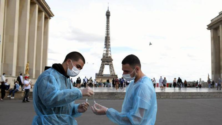 في فرنسا.. تخفيف إجراءات الحجر للملقّحين والمصابين بكورونا
