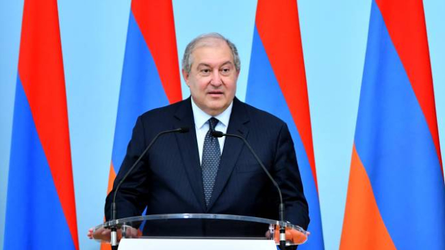 استقالة الرئيس الأرميني من منصبه