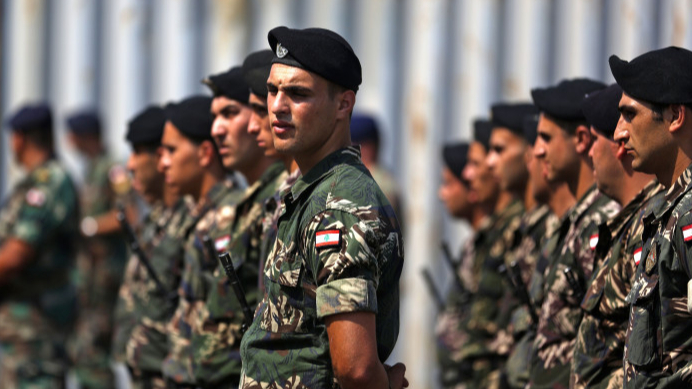 الجيش اللبناني ضمانة أخيرة لعدم انزلاق الأوضاع إلى الأسوأ