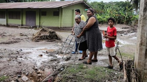 العاصفة جوليا حصدت 25 قتيلا في أميركا الوسطى وتتجه نحو المكسيك