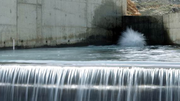 "مؤسسة مياه لبنان الجنوبي": بؤر التلوث السطحي تتسرب الى المياه الجوفية في موسم الأمطار والسيول