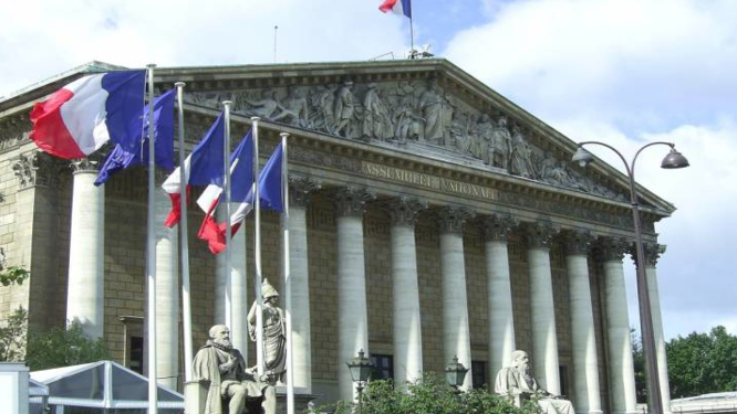 فرنسا دعت النواب اللبنانيين إلى انتخاب رئيس جديد للبلاد دون تأخير