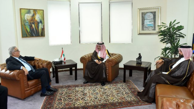 بوحبيب عرض مع سفير قطر العلاقات الثنائية