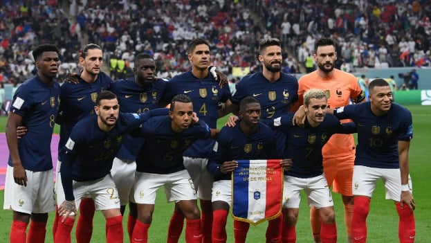 فرنسا تهزم إنكلترا وتواجه المغرب في نصف نهائي كأس العالم