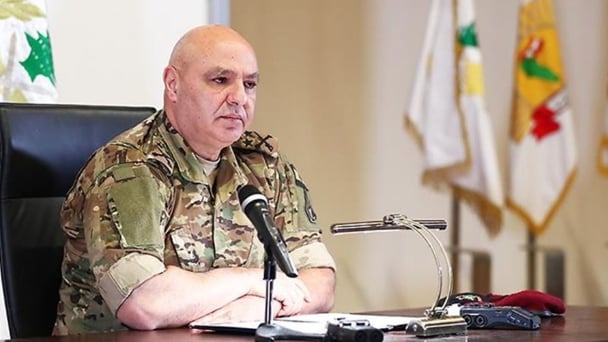 قائد الجيش يُغادر إلى قطر
