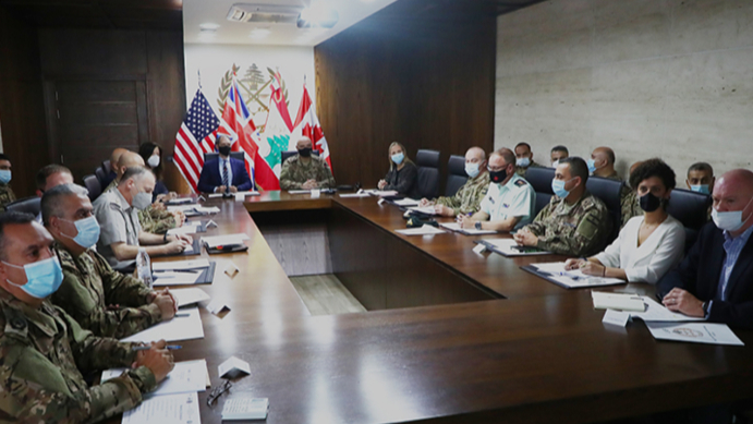 قائد الجيش ترأس اجتماع لجنة الإشراف على برنامج المساعدات لحماية الحدود