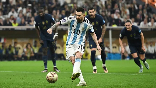 في مباراة مجنونة... الأرجنتين بطلة كأس العالم وميسي يحقّق هدفه