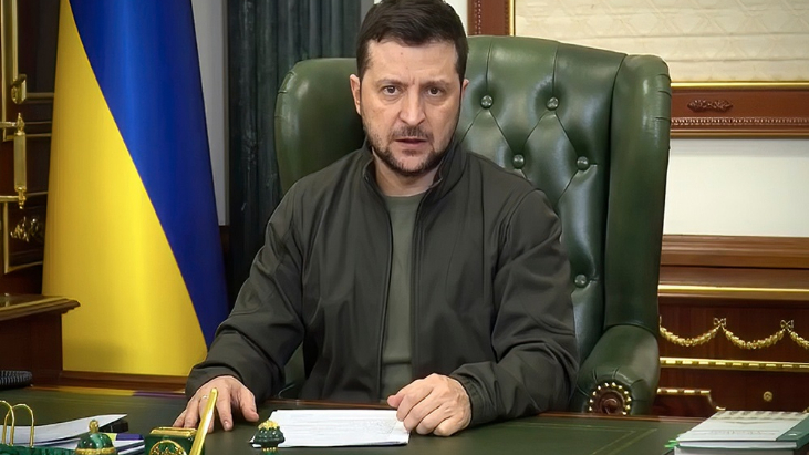 قصف خيرسون.. زيلينسكي يتهم روسيا بمحاولة تخويف الأوكرانيين