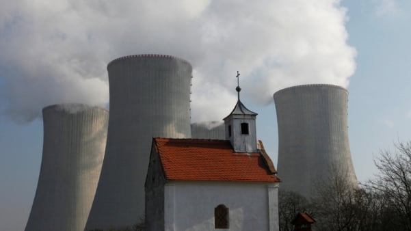 استمرار تعطل محطة كهرباء بشرق أوكرانيا بسبب القصف