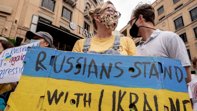 على وقع التقدّم الروسي والضغط الأوروبي... مفاوضات بين كييف وموسكو
