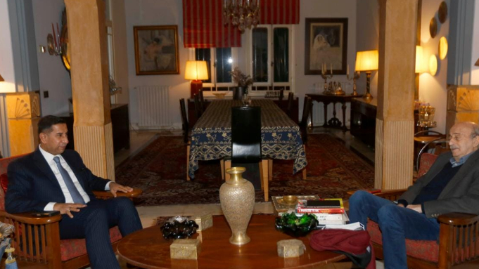 جنبلاط عرض الأوضاع السياسية مع سفير العراق