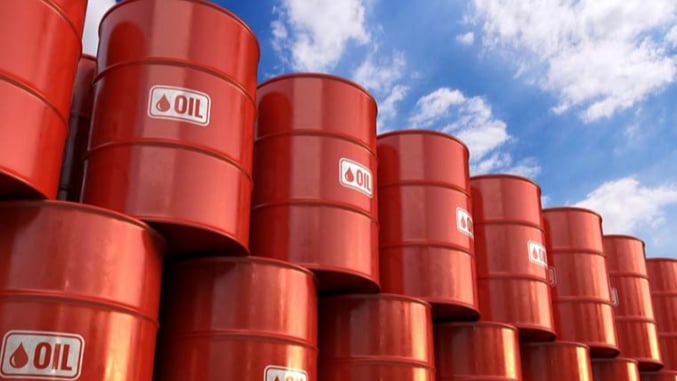 تراجع أسعار النفط بأكثر من 5 في المئة