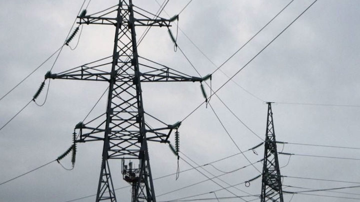 خطة بناء معامل الكهرباء تعود إلى "طاعة" إدارة المناقصات